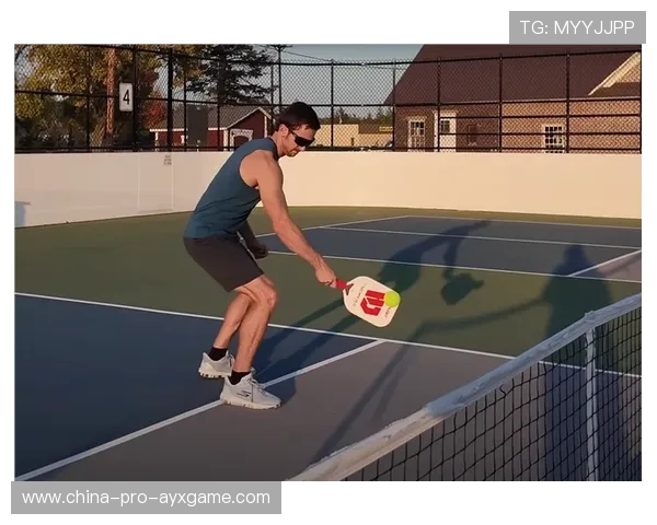 网球旋转球让对手脚滑：制胜窍门与实战技巧全揭秘