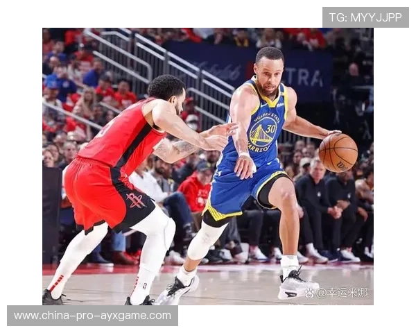 库里回撤一步,金州勇士再次拉开比分 库里回撤一步,金州勇士再次拉开比分